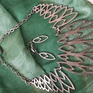 Vintage Sarah Coventry necklace and earrings